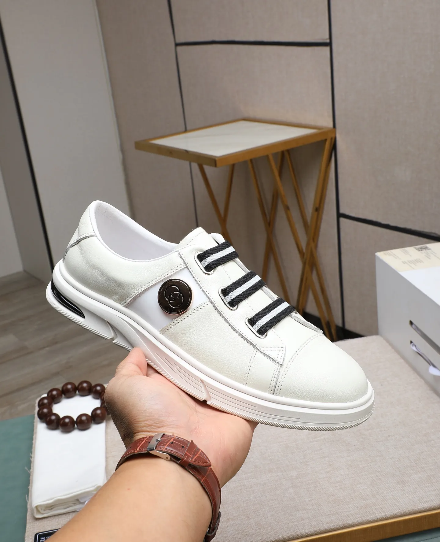 Men's shoes 💰460 GUCCI🔍🔍The latest models are on sale at the same time at the counter. Original calfskin imported from Italy, genuine leather lining, (high-end, extravagant, and classy) with exquisite workmanship. Soles: Original soles specially provided by the original factory. ⚠Exclusive double-layer movable molded soles are super comfortable⚠. Photos of the real thing🎬The real thing is even better🔍🔍"High quality·Follow the order" Code number 38-44